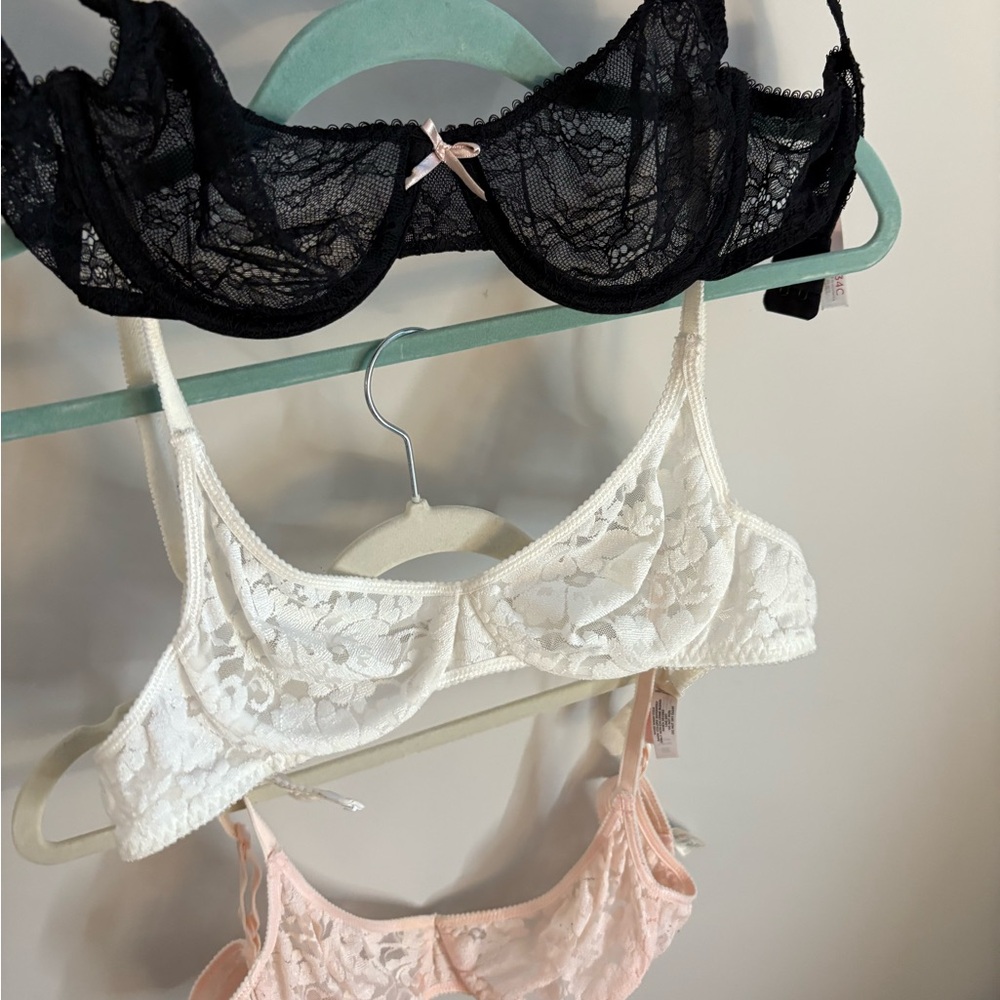 Victoria Secret vintage Elegant Lace Underwire Bra Set - Black, White, and Pink